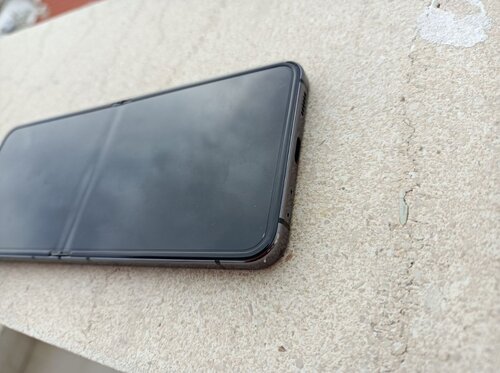 Περισσότερες πληροφορίες για "Samsung Galaxy Z Flip5 SM-F731B (Γραφίτης/256 GB)"