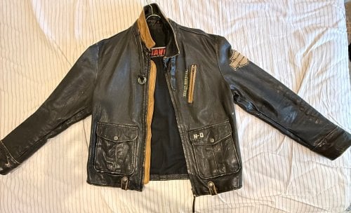 Περισσότερες πληροφορίες για "Harley-Davidson(Δερμάτινο-Συλλεκτικό)"