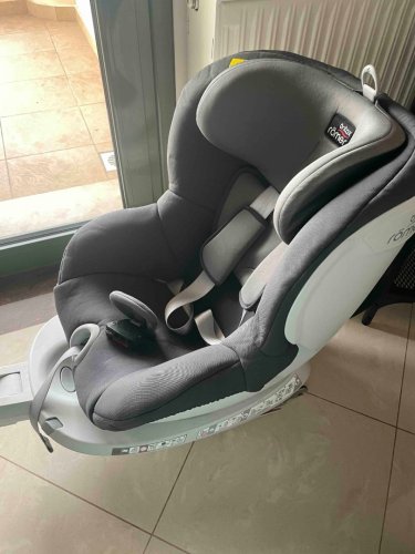 Περισσότερες πληροφορίες για "Britax Romer Dualfix παιδικό κάθισμα isofix"