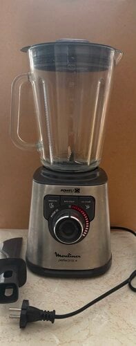 Περισσότερες πληροφορίες για "Blender Moulinex LM82AD Μπλέντερ για Smoothies 2lt 1200W Γκρι"