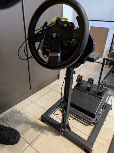 Περισσότερες πληροφορίες για "Next Level Racing Wheel Stand Lite"