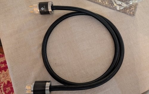 Περισσότερες πληροφορίες για "Ludic Aesir power cable"