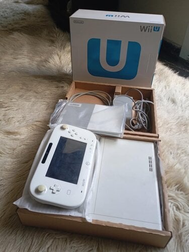 Περισσότερες πληροφορίες για "Wii U 8GB White Boxed / Games / Touch Pad Case / (USED)"