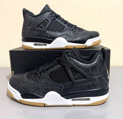 Περισσότερες πληροφορίες για "Air Jordan 4 Retro Laser Black Gum 44,5"