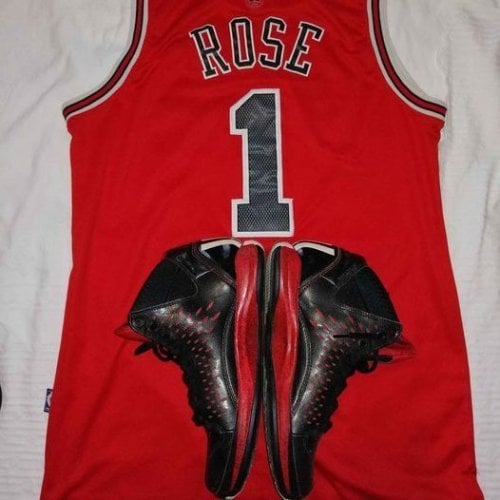 Περισσότερες πληροφορίες για "Adidas D. ROSE III signature shoes"