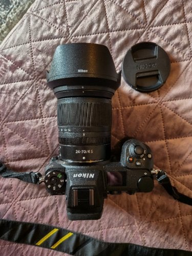 Περισσότερες πληροφορίες για "Nikon Z6II+Nikkor 24-70mm f4 S (kit)"