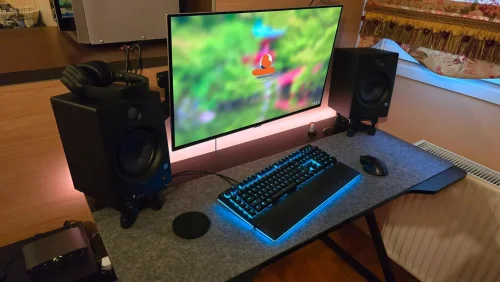 Περισσότερες πληροφορίες για "RGB Keyboard Razer BlackWidow v4 pro (Yellow Switches), σε άριστη κατάσταση."