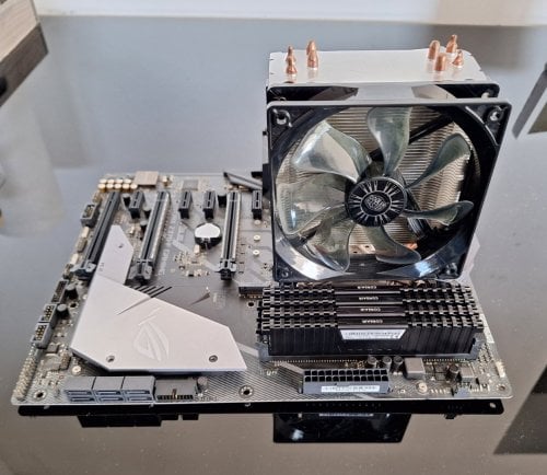 Περισσότερες πληροφορίες για "Intel i5-8600k & Cooler & Asus Z370-f Gaming & Corsair 32Gb 3200"