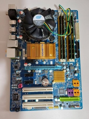 Περισσότερες πληροφορίες για "Gigabyte P35-DS3 (rev. 2.1) + Intel Core 2 Duo E6550 + 4Gb DDR2"