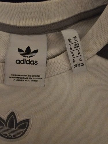Περισσότερες πληροφορίες για "Φούτερ Adidas και Παντελόνι Tommy Hilfiger"