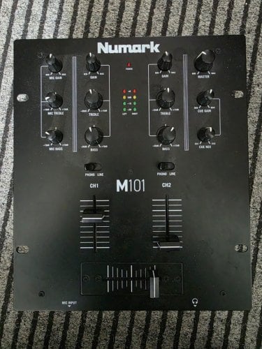 Περισσότερες πληροφορίες για "Numark M101 μικτης"
