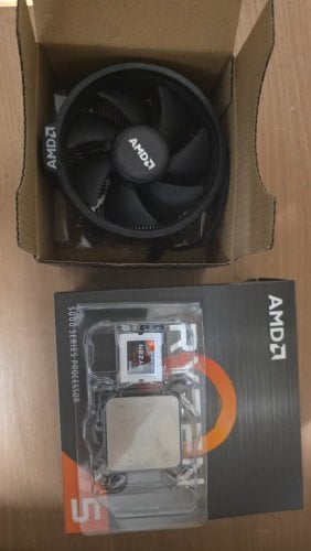 Περισσότερες πληροφορίες για "AMD Ryzen 5 2600 3.4GHz Επεξεργαστής 6 Πυρήνων για Socket AM4 σε Κουτί με Ψύκτρα"