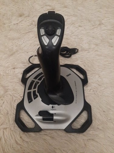 Περισσότερες πληροφορίες για "Logitech Extreme 3D Pro Joystick Black , Silver σε αψογη κατασταση"