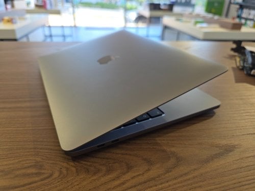 Περισσότερες πληροφορίες για "Αpple Macbook Pro 13'' Touchbar (Late 2020) 4 Thunderbolt Ports (i5 2GHz/16/512) Space Gray"