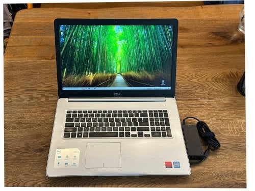 Περισσότερες πληροφορίες για "DELL 8ης γενιάς core i7, 17'' Monitor, Ati Radeon"