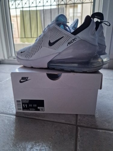 Περισσότερες πληροφορίες για "NIKE AIRMAX 270 WHITE Νο45"