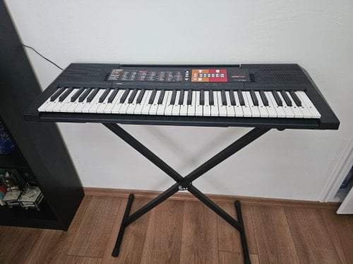 Περισσότερες πληροφορίες για "Yamaha PSR-F51"