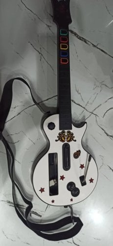 Περισσότερες πληροφορίες για "Guitar Hero κιθάρα Wii"