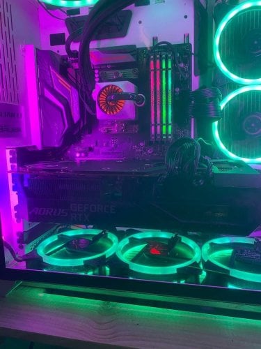 Περισσότερες πληροφορίες για "Gigabyte AORUS GeForce RTX 3080 XTREME 10G"