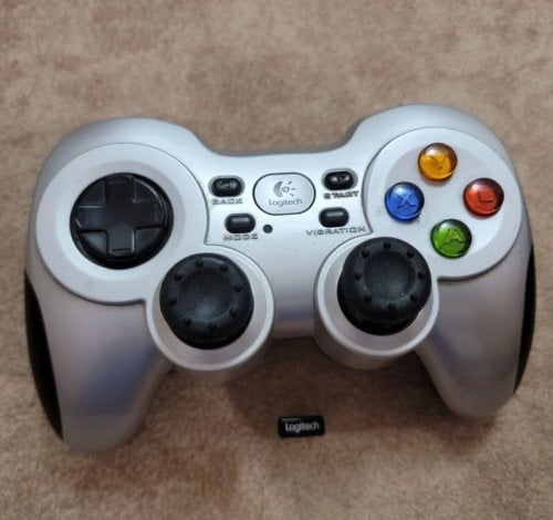 Περισσότερες πληροφορίες για "Logitech G Wireless Gamepad F710 (Μαύρο/Ασύρματα)"