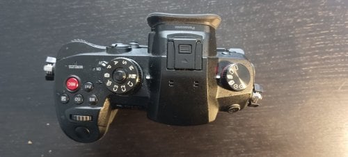 Περισσότερες πληροφορίες για "Panasonic Lumix GH5S Mirrorless Camera Body Black"
