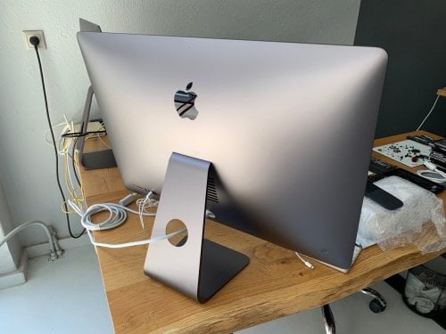 Περισσότερες πληροφορίες για " iMac pro 27inch 5K Screen - Xeon 8cores@3.2Ghz -  128gb ram - 1TB ssd"