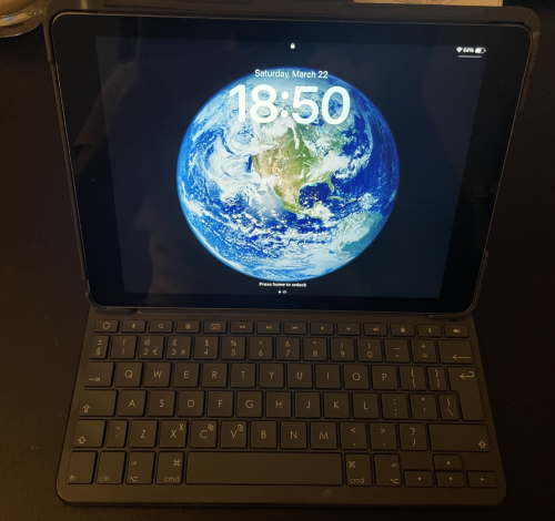 Περισσότερες πληροφορίες για "Apple iPad  2018 9.7" (WiFi/32 GB/A10/iOS 17) + Logitech Folio Keyboard Case"