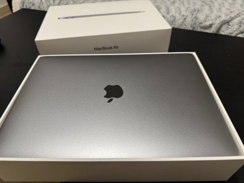 Περισσότερες πληροφορίες για "Apple MacBook Air with M1 Chip 13.3""