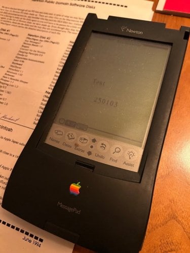 Περισσότερες πληροφορίες για "Retro - Apple Newton MessagePad 110"
