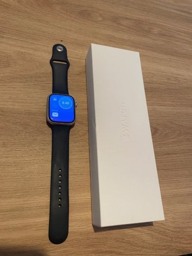 Περισσότερες πληροφορίες για "Apple Watch series 9 45mm Silver Storm Blue"