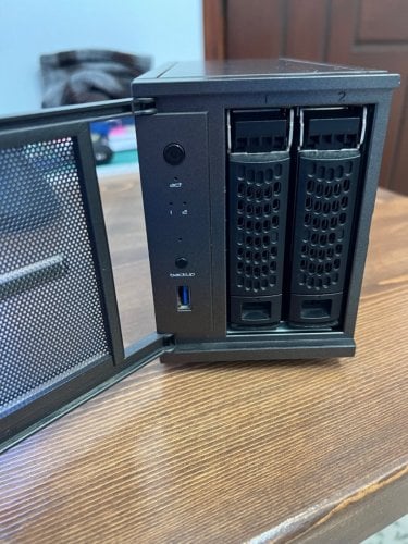 Περισσότερες πληροφορίες για "NetGear ReadyNAS Ultra 2 4TB"