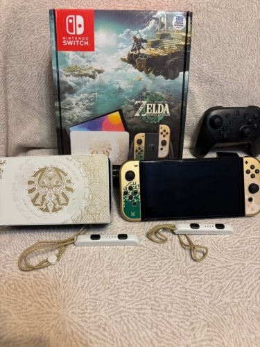 Περισσότερες πληροφορίες για "Nintendo Switch OLED Zelda Tears of the Kingdom Edition+ Pro controller+sd card"