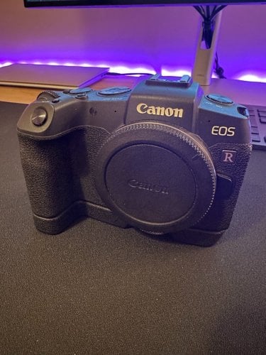 Περισσότερες πληροφορίες για "Canon EOS RP Body + EF-EOS R Adapter + RF Lens 24-105mm F 4 - 7.1 IS STM + EF Lens 50mm Prime F1.8"