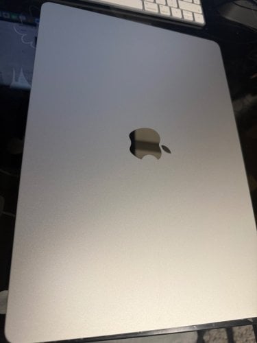 Περισσότερες πληροφορίες για "MacBook Air 15,3 M3 512 SSD 16giga ram silver ενός  μηνός  ελληνικό σε κατάσταση καινούργιου"