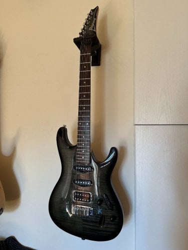 Περισσότερες πληροφορίες για "Ibanez SA160FM  Transparent Gray Burst (TGB)"