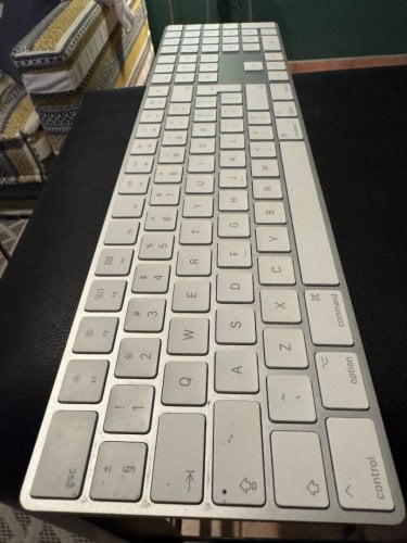 Περισσότερες πληροφορίες για "Apple Magic Keyboard w/ Numeric Keypad (Άσπρο/Bluetooth)"