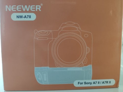 Περισσότερες πληροφορίες για "Neewer (VG-C2EM) Battery Grip για Sony A7-M2 / A7S-M2 / A7R-M2"