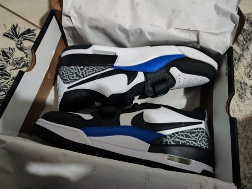 Περισσότερες πληροφορίες για "Sneakers Nike air jordan 312 ολοκαινουργια   no 45.5"