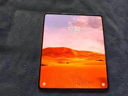 Περισσότερες πληροφορίες για "Samsung Galaxy Z Fold5 256GB Μπλε + 3 Αυθεντικές Θήκες Samsung (Μία με S Pen)"