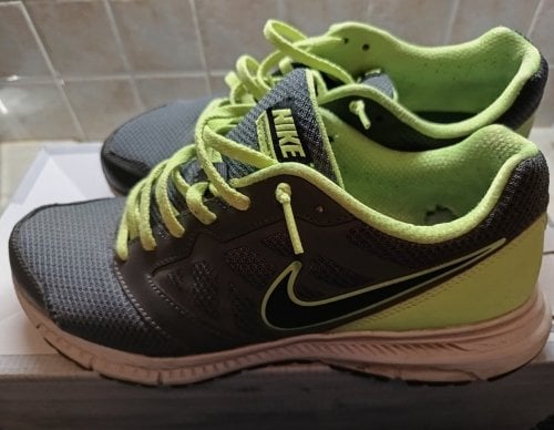 Περισσότερες πληροφορίες για "Nike Downshifter 6 Νο 43"
