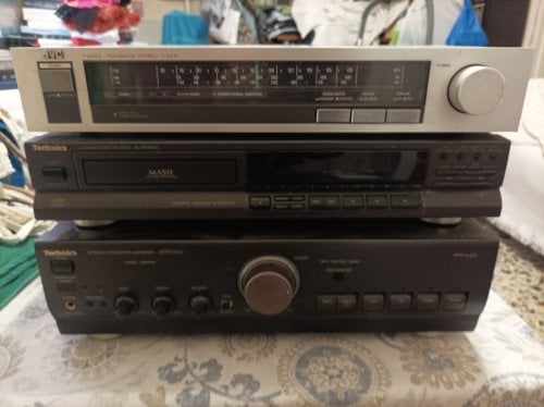 Περισσότερες πληροφορίες για "Technics A700MK2 - Technics cd player - JVC ράδιο"