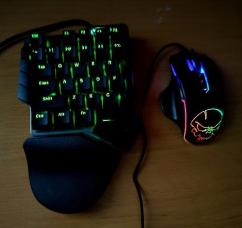 Περισσότερες πληροφορίες για "Gaming keyboard & mouse"