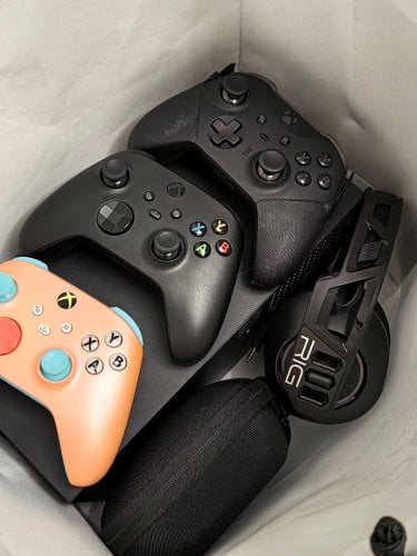 Περισσότερες πληροφορίες για "Πώληση Xbox Series X +2 Elite series 2 + extras"