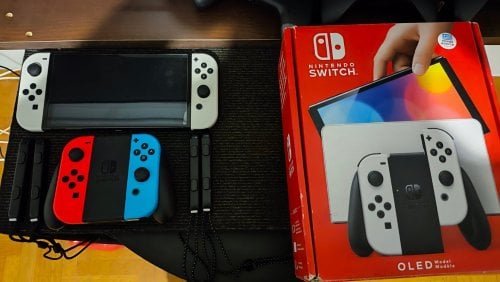 Περισσότερες πληροφορίες για "Nintendo Switch OLED +2 joy cons to ένα δεν πατάει στο stick μέσα αλλά είναι πλήρως λειτουργικο"