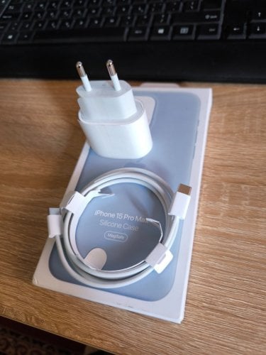 Περισσότερες πληροφορίες για "Apple Silicone Case MagSafe Σιλικόνης Γαλάζιο (15 Pro Max) + Original Φορτιστής Apple USB-C 20w"