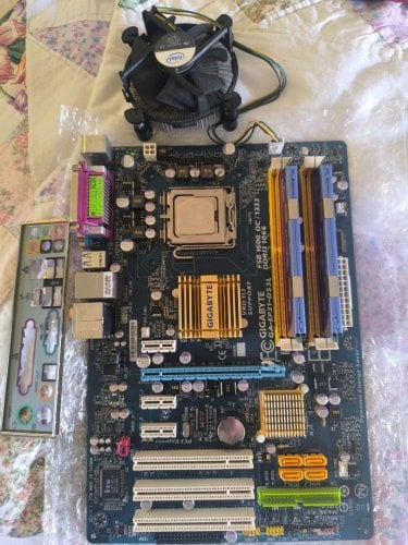 Περισσότερες πληροφορίες για "Σετ 775 με Core2Quad"