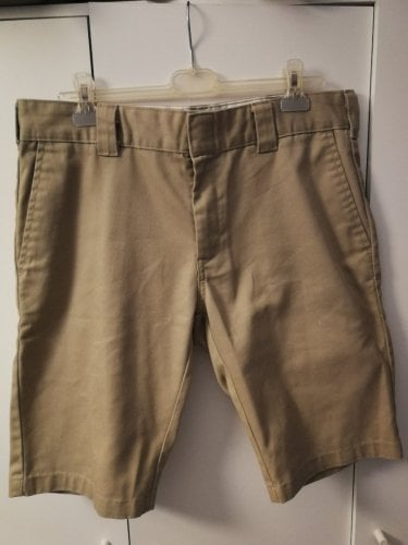 Περισσότερες πληροφορίες για "Dickies beige shorts"