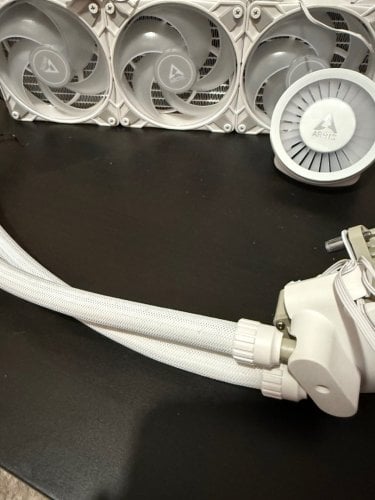 Περισσότερες πληροφορίες για "Arctic Liquid Freezer III 360 A-RGB White + Extra fans"