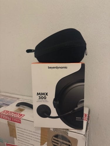 Περισσότερες πληροφορίες για "BEYERDYNAMIC MMX300"