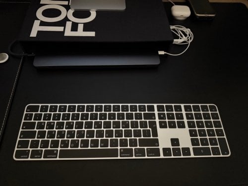 Περισσότερες πληροφορίες για "Magic Keyboard with Touch ID and Numeric Keypad GREEK (lightning)"